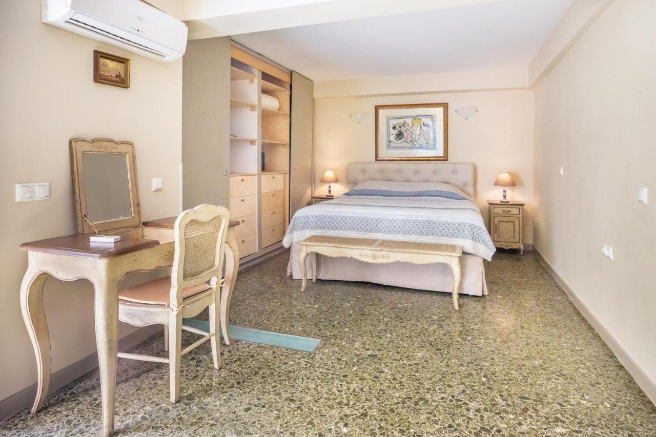 Beachside Apartment *